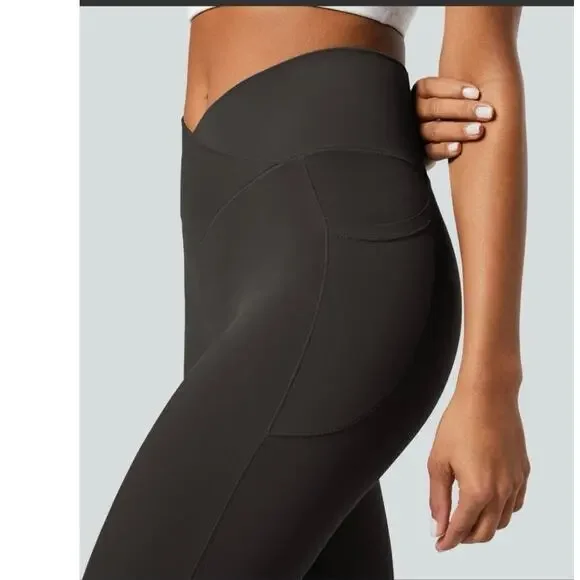 Halara Softlyzero Crossover Pocket Plain Leggings-UPF50+ Black - Sz M - Picture 5 of 7